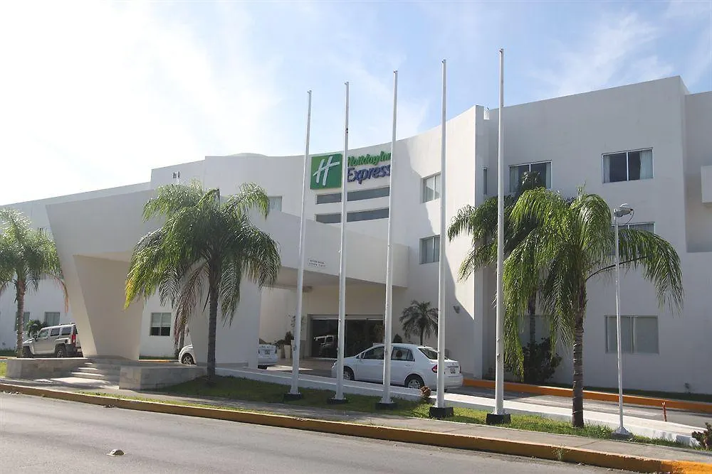 Wyndham Garden Playa Del Carmen Hotel