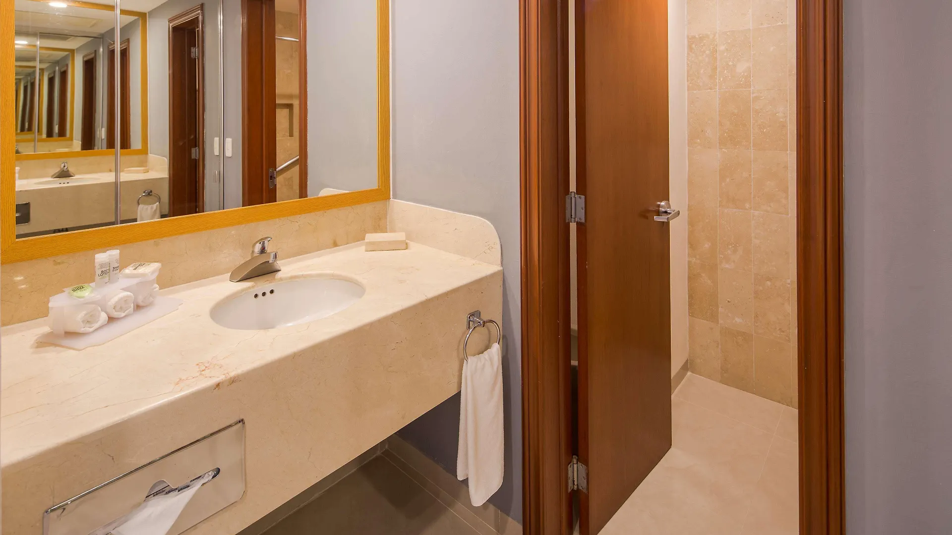 Wyndham Garden Playa Del Carmen Hotel