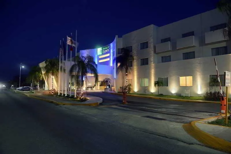 Wyndham Garden Playa Del Carmen Hotel Mexico