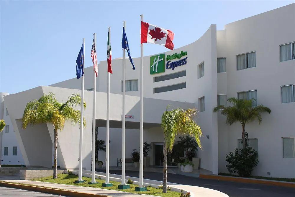 Wyndham Garden Playa Del Carmen Hotel 5*,